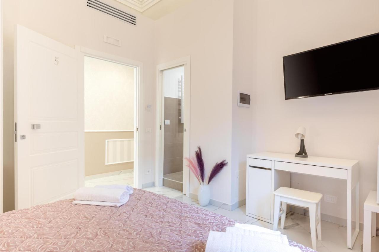 Palazzobellini Bed & Breakfast คาตาเนีย ภายนอก รูปภาพ