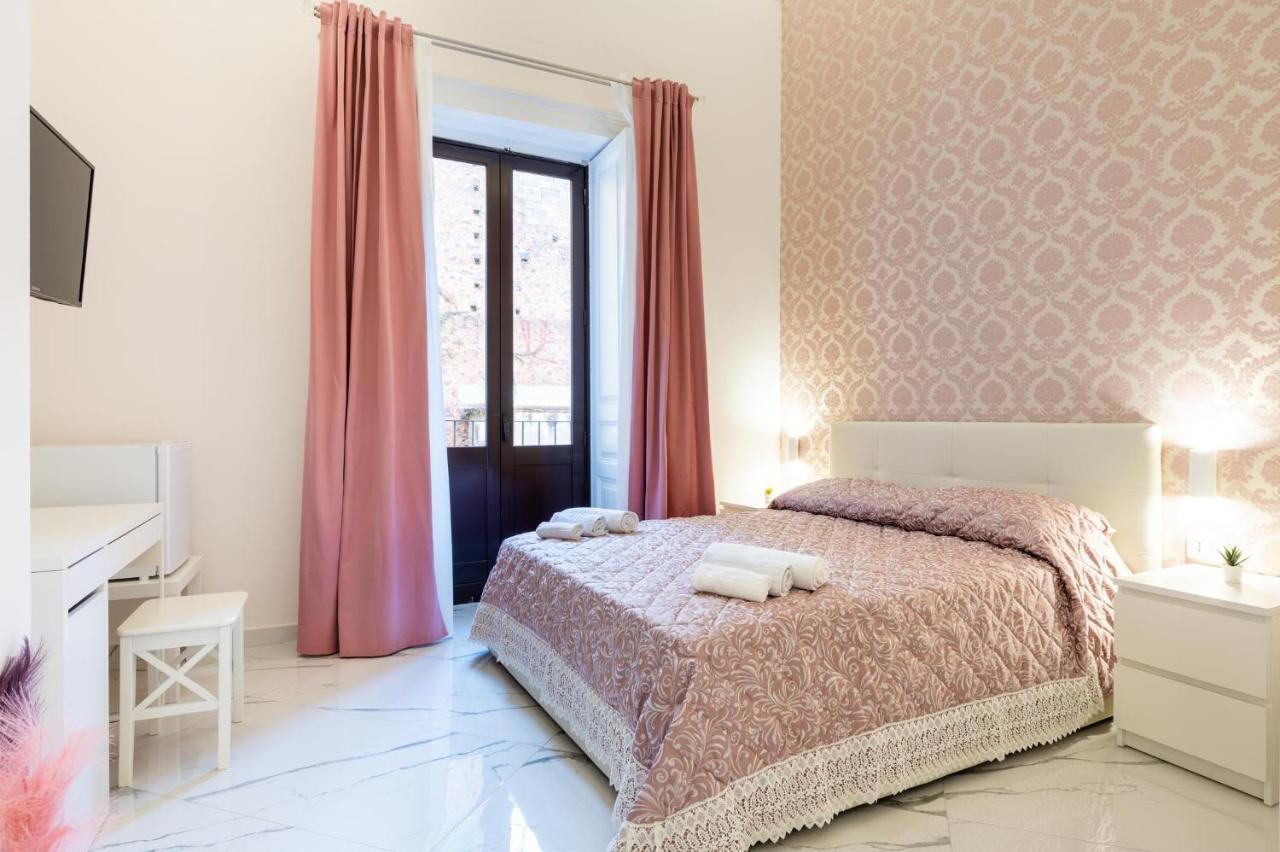 Palazzobellini Bed & Breakfast คาตาเนีย ภายนอก รูปภาพ